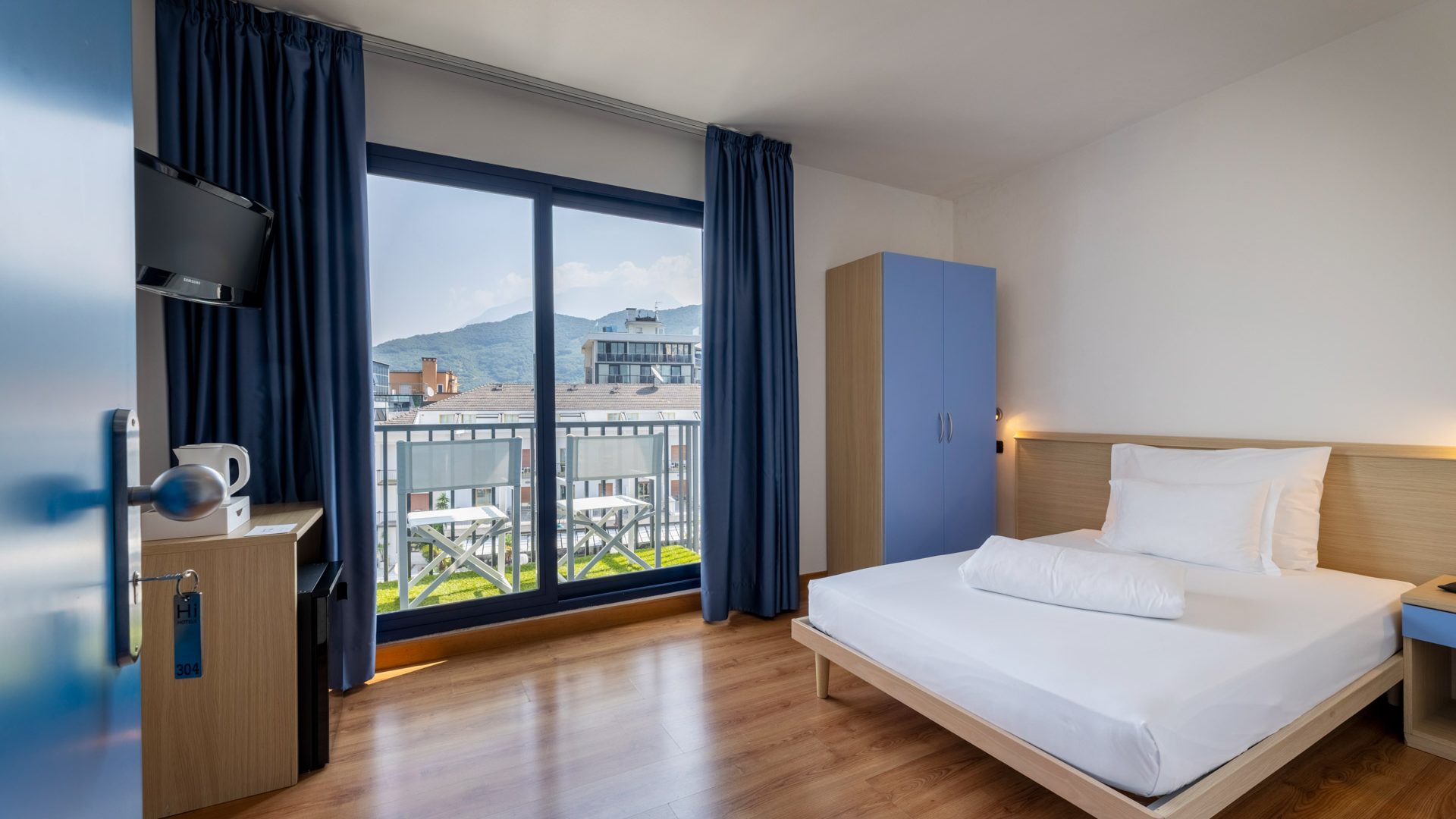 hihotels-riva-lago-di-garda-camera-letto-francese-1